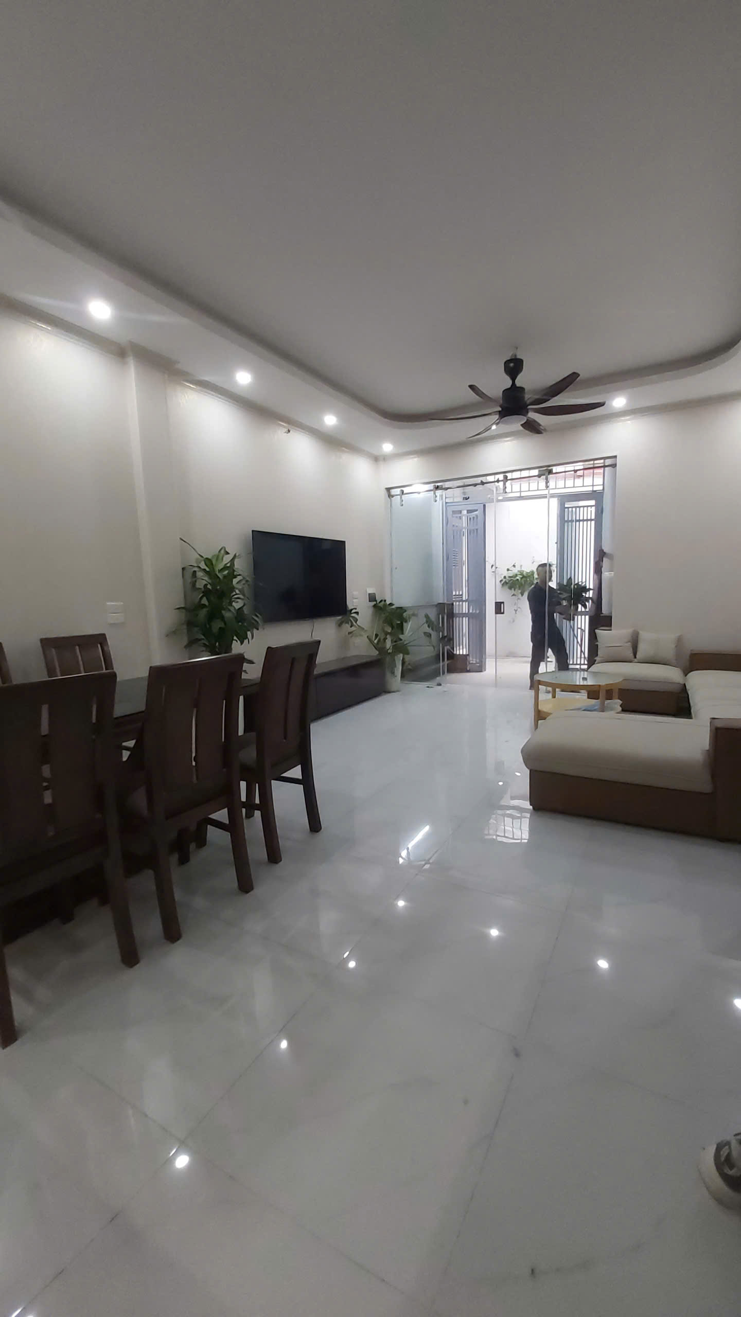 Bán nhà 45m2 cách mặt đường Lê Lợi chỉ 20m, full nội thất, nhà cực sáng, nhỉnh 10 tỷ