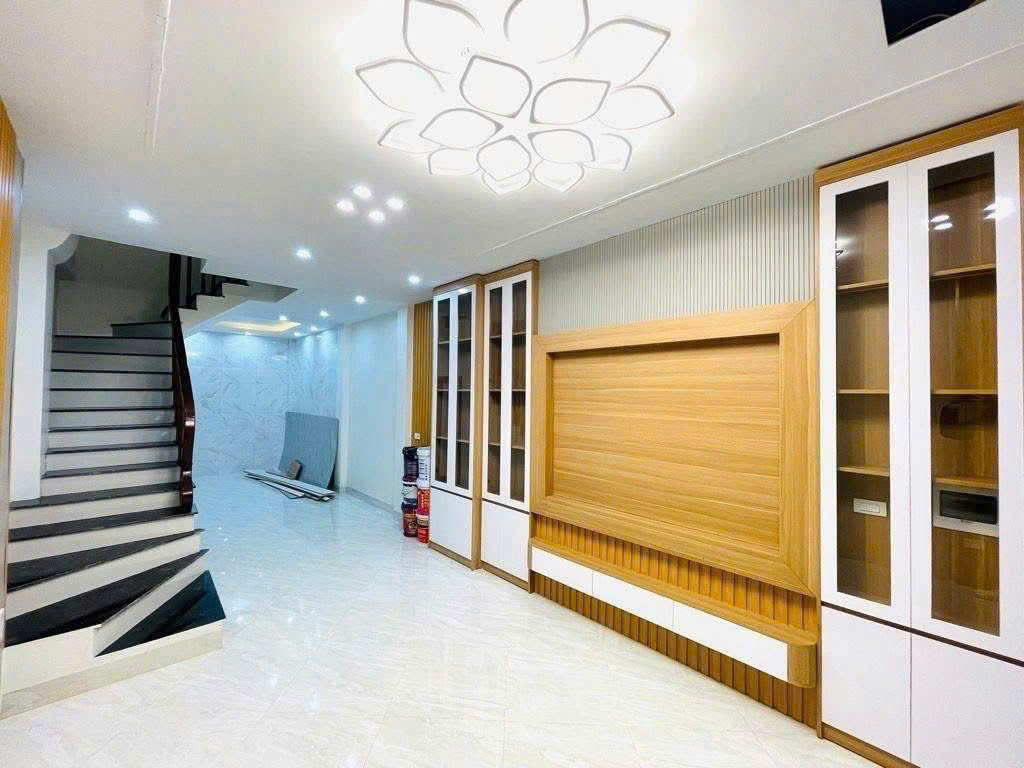 Nhà cạnh trường Lê Hồng Phong, Hà Đông mới tinh 37/40m2, 4 ngủ chỉ nhỉnh 8 tỷ