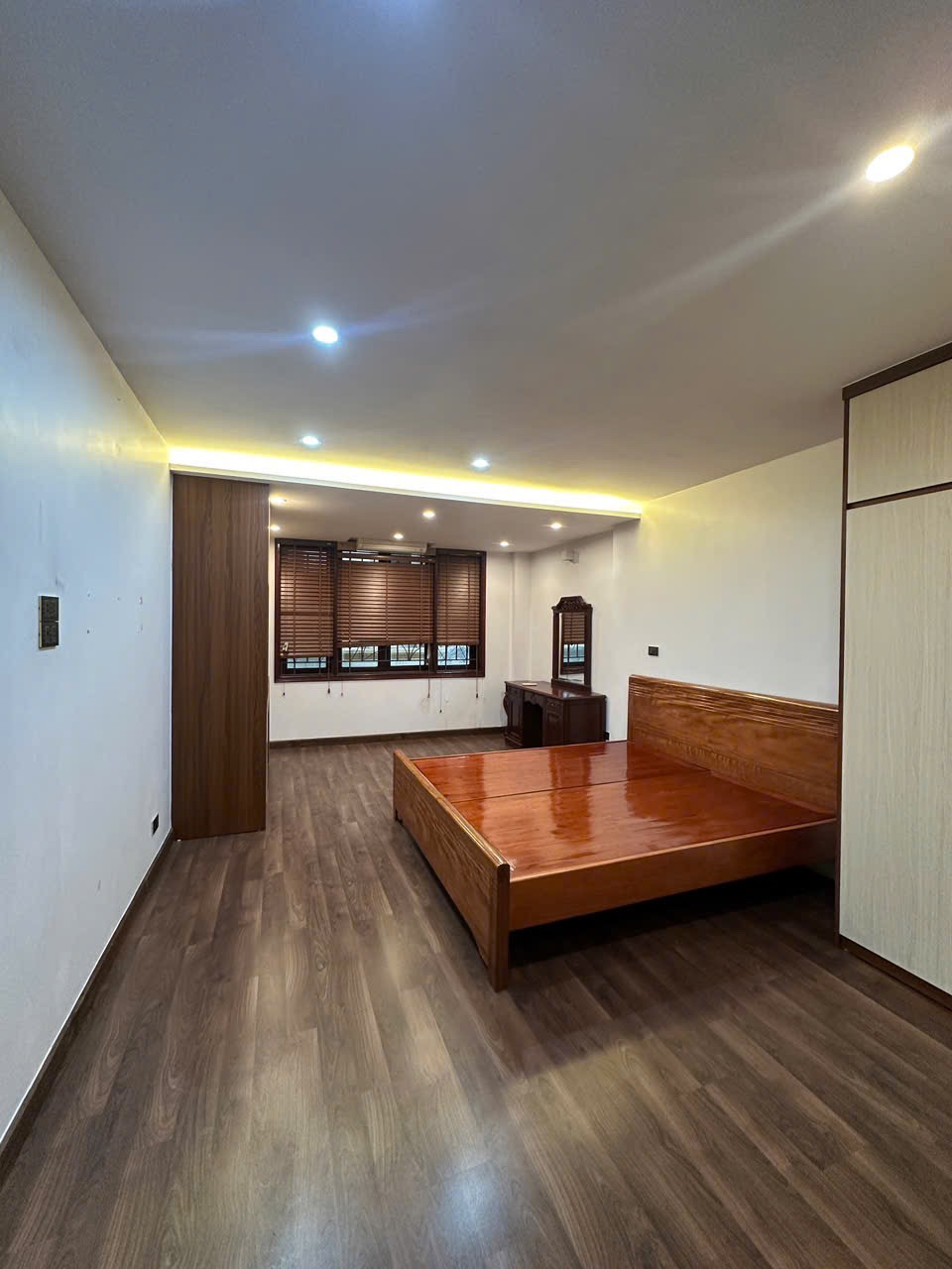 NHÀ ĐẸP- 6 TẦNG- 2 THOÁNG- Ở SƯỚNG- 30M RA PHỐ- Ô TÔ ĐỖ CỬA- PHỐ TRẦN DUY HƯNG.