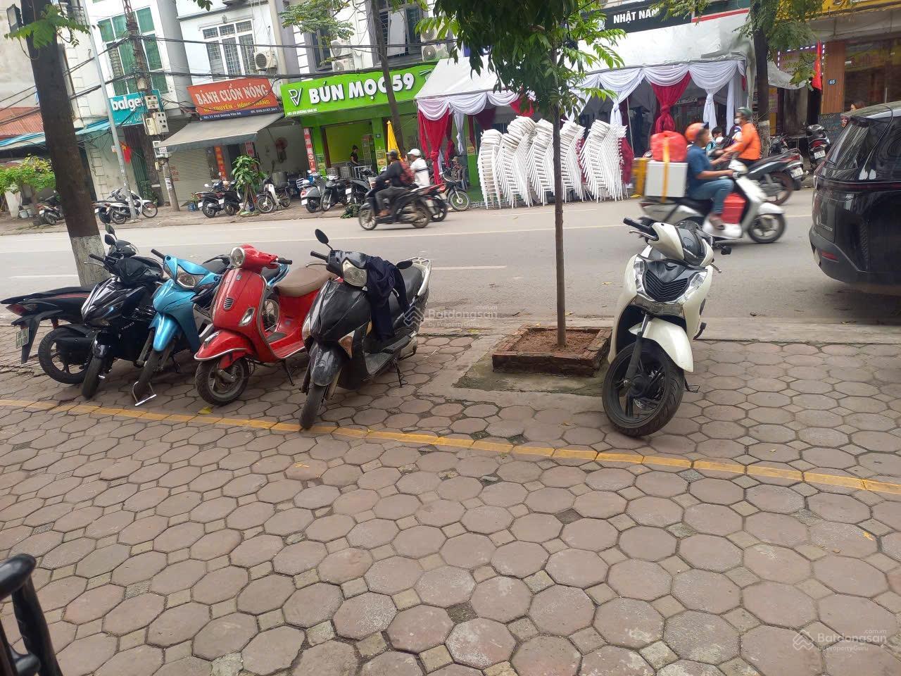 Bán gấp nhà mặt phố dương văn bé 60 m2, mặt tiền rộng 3x tỷ. chính chủ,sổ đầy đủ