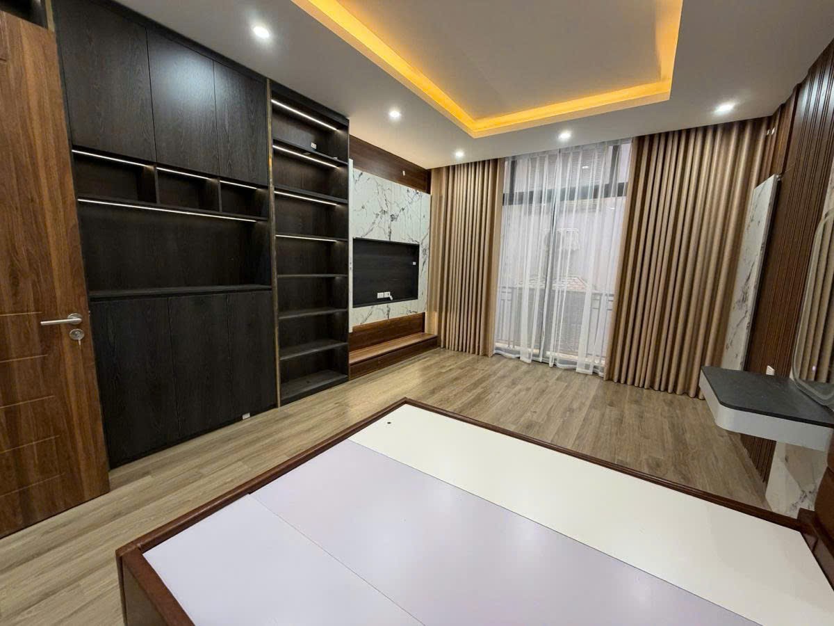 DUY NHẤT CĂN PHỐ TRẦN DUY HƯNG- VỊ TRÍ ĐẸP- VỪA Ở VỪA KINH DOANH- Ô TÔ ĐỖ CỬA CHỈ 18 TỶ.
