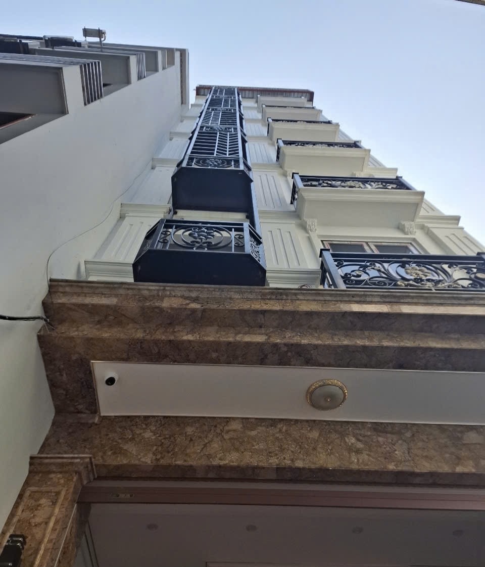 BÁN NHÀ SIÊU PHẨM 8 TẦNG 1 HẦM, 2 MẶT THOÁNG, TÒA CHDV XUÂN LA-TÂY HỒ, OTO 7 CHỖ VÀO NHÀ, 30M RA MẶT PHỐ, 5P RA MẶT HỒ TÂY LỘNG GIÓ, VỊ TRÍ CỰC KÌ ĐẮC ĐỊA,
