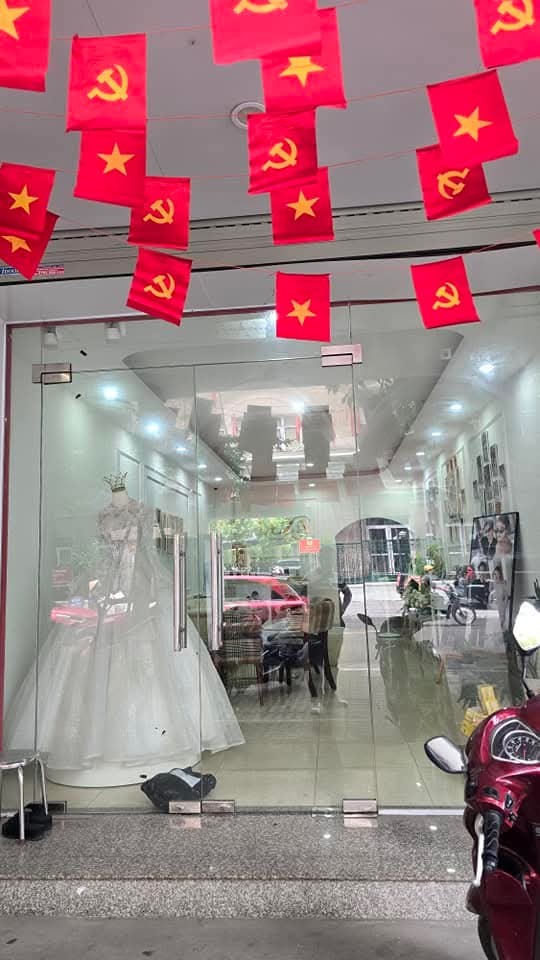 BÁN NHÀ MẶT PHỐ KHÂM THIÊN - KINH DOANH SẦM UẤT ĐỈNH CAO - TRUNG TÂM ĐỐNG ĐA - DÒNG TIỀN 40TR/ THÁNG - NHÀ 5 TẦNG KCBT CHẮC CHẮN - Ô CHỜ THANG MÁY - VỈA HÈ 6M
