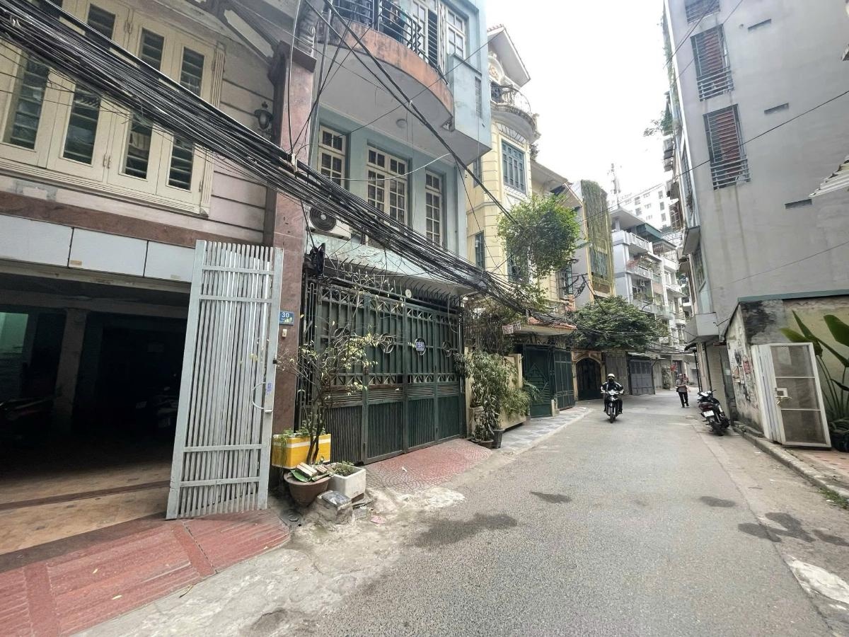 BÁN NHÀ PHÂN LÔ - Ô TÔ TẢI TRÁNH - VỈA HÈ - KINH DOANH - GARA Ô TÔ 7 CHỖ CÁCH PHỐ 30M - LẮP ĐƯỢC THANG MÁY - KHÁCH THÍCH LÀ CHỐT