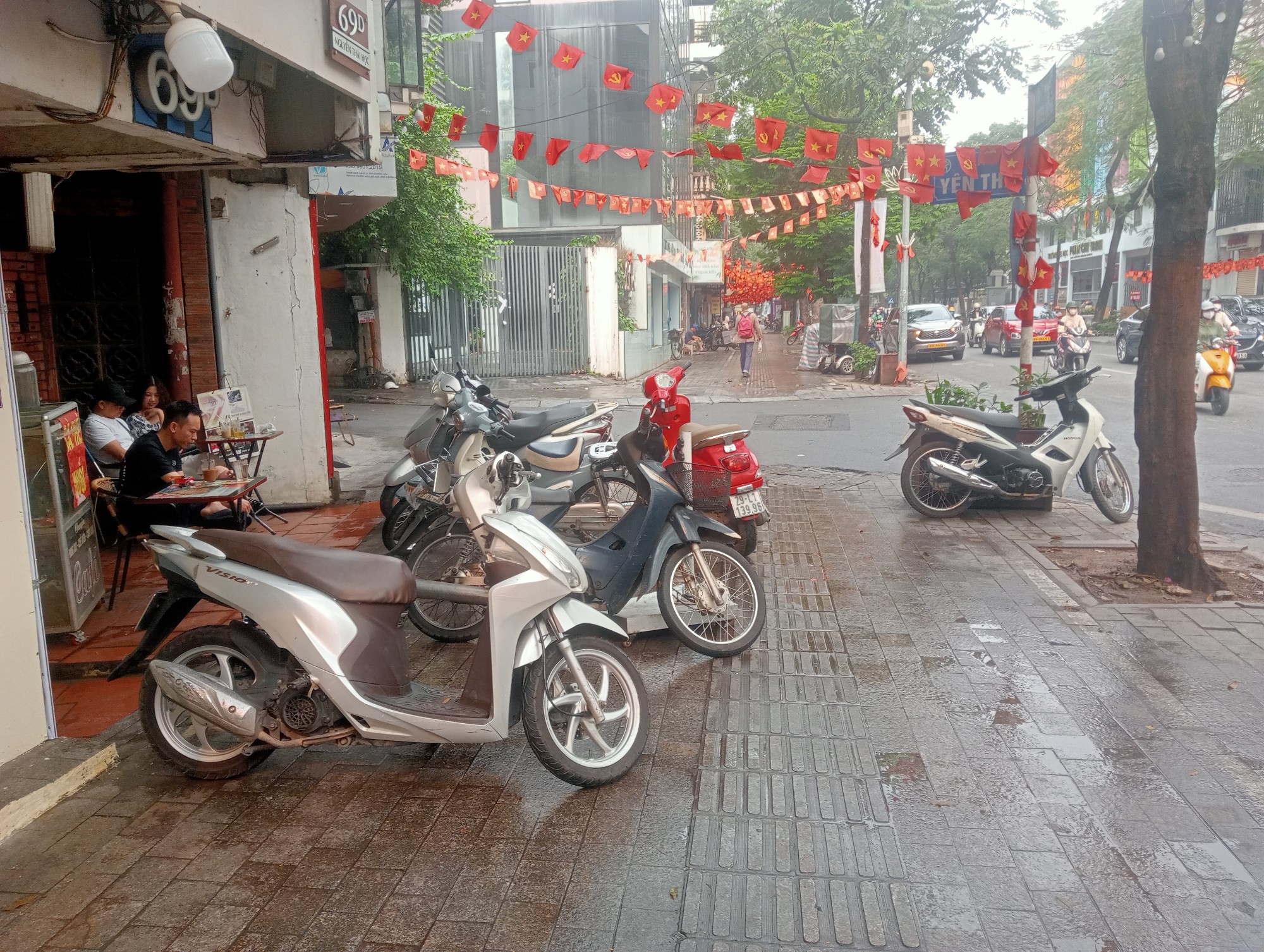 MẶT PHỐ TT BA ĐÌNH - GIÁ TRONG NGÕ-KINH DOANH - GẦN VƯỜN HOA- TƯỢNG ĐÀI LÊ NIN- GẦN VĂN MIẾU QUỐC TỬ GIÁM- LĂNG HỒ CHỦ TỊCH-CỘT CỜ HÀ NỘI