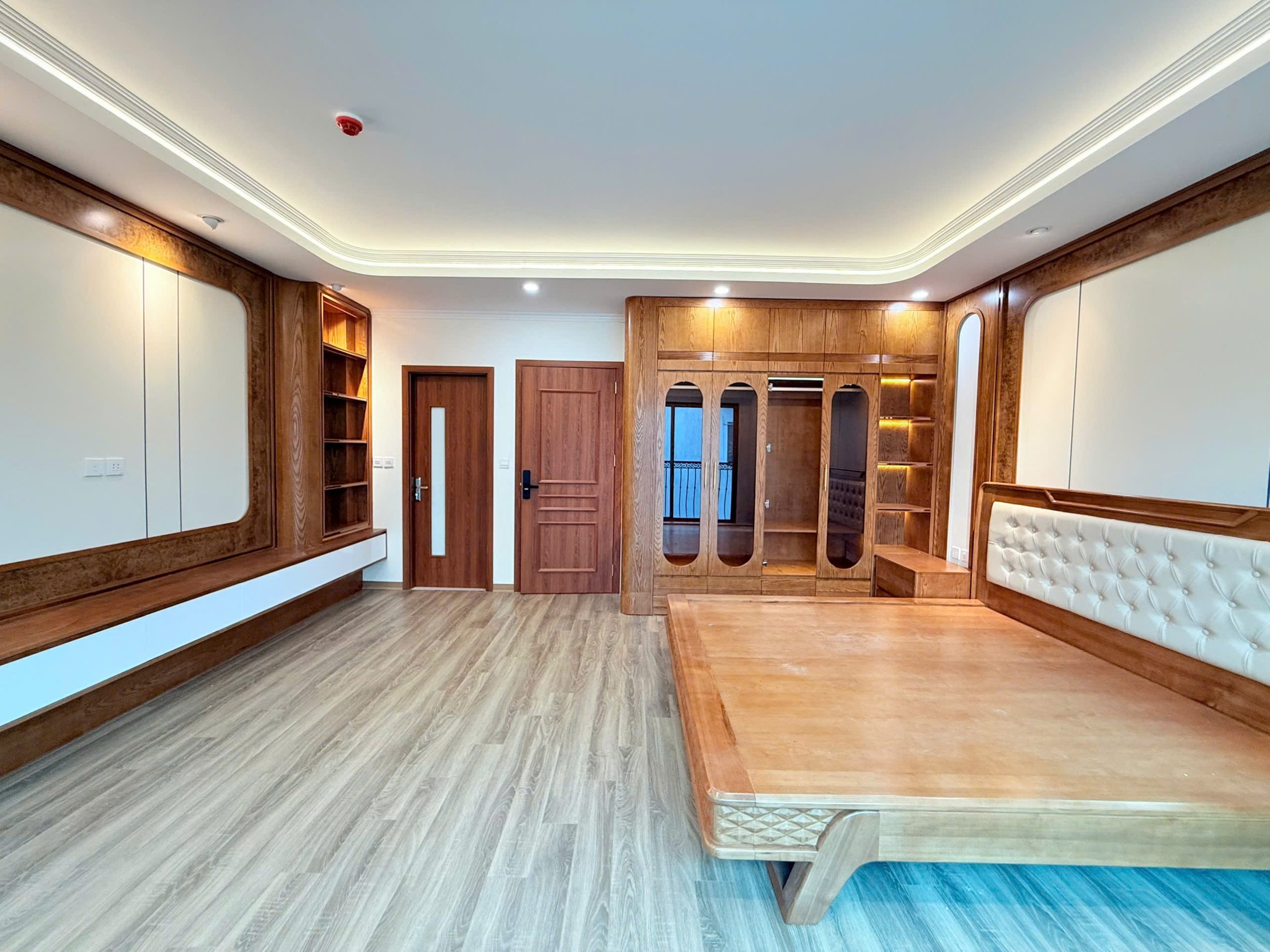NHÀ ĐẸP- PHÂN LÔ- Ô TÔ TRÁNH- Ở SƯỚNG- 65M- 6 TẦNG- 2 THOÁNG PHỐ TRẦN DUY HƯNG.