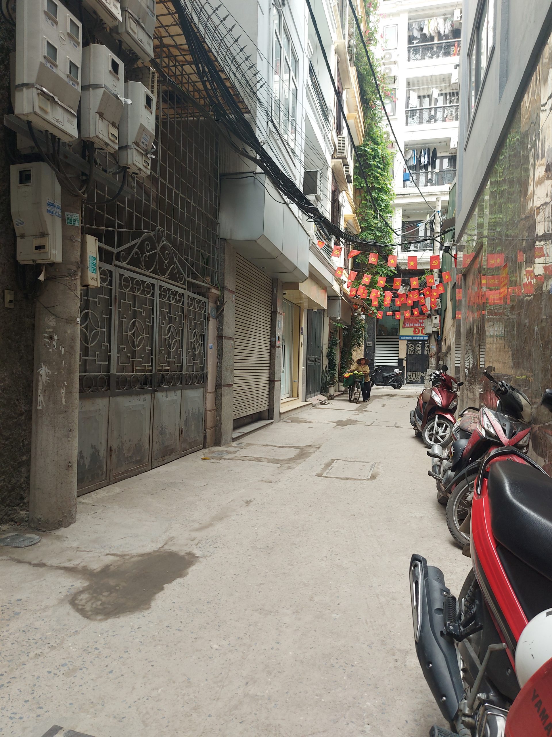 ĐỘI CẤN BA ĐÌNH - NHÀ MỚI ĐẸP - Ô TÔ QUA - KD NHỎ - MẶT TIỀN RỘNG - SỔ PHÂN LÔ - GIÁ 14. 7 TỶ