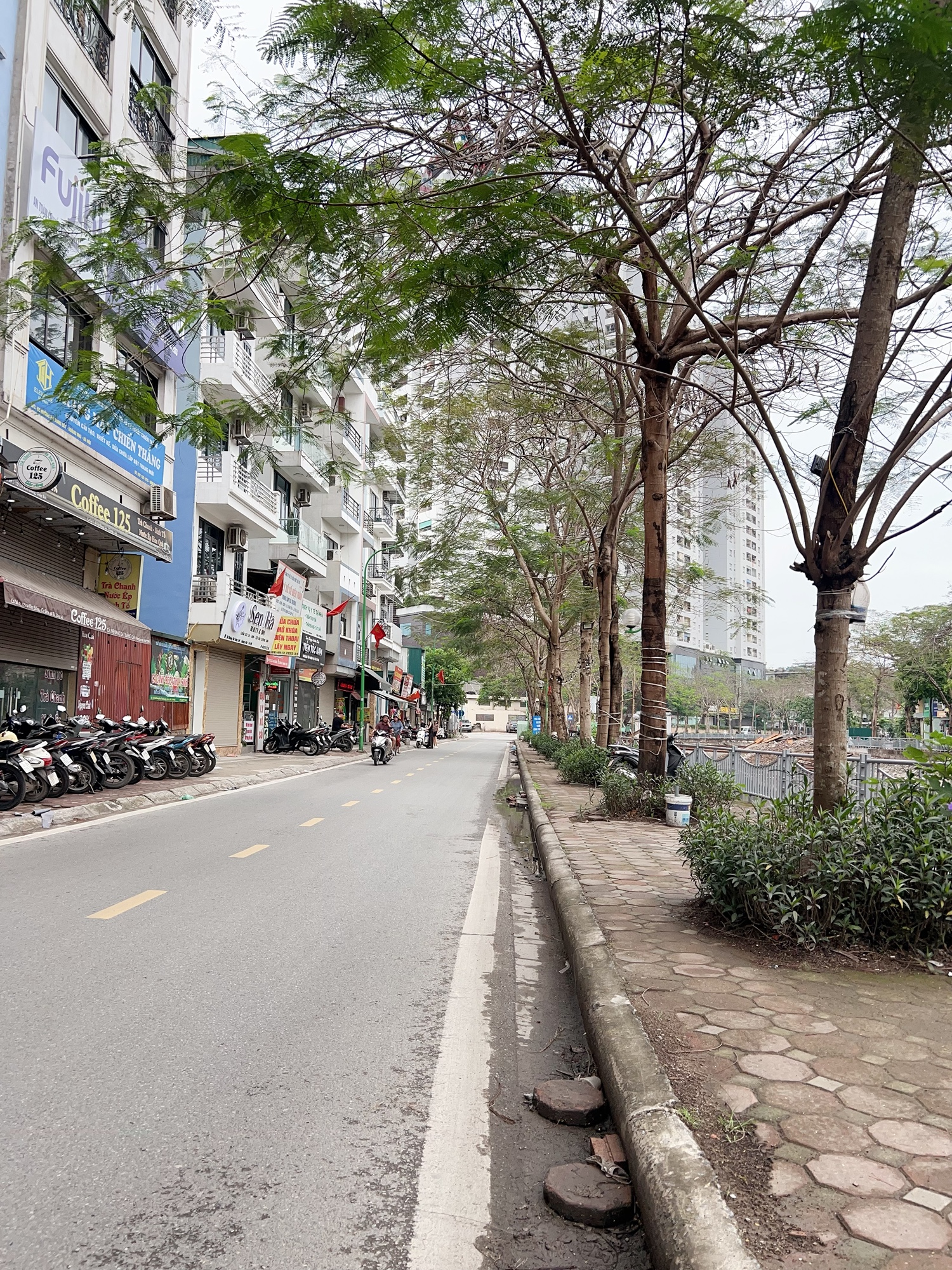 MẶT PHỐ KINH DOANH - VỈA HÈ - 7 TẦNG THANG MÁY - NHÀ MỚI KOONG - THÔNG SỐ ĐẸP - QUY HOẠCH ỔN ĐỊNH