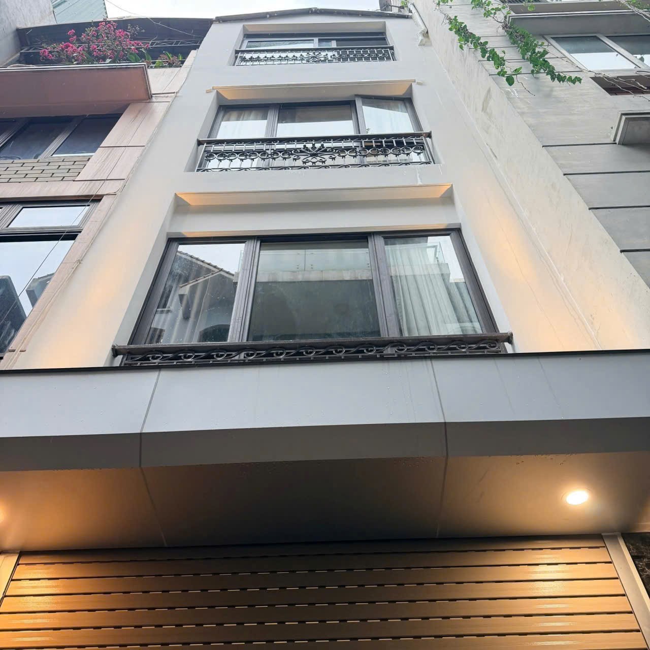TRÁNH - BÁN ĐẤT TẶNG NHÀ KHUNG CỘT BÊ TÔNG CHẮC CHẮN DT 62M*4 MT 5. 3 M GIÁ 25 TỶ