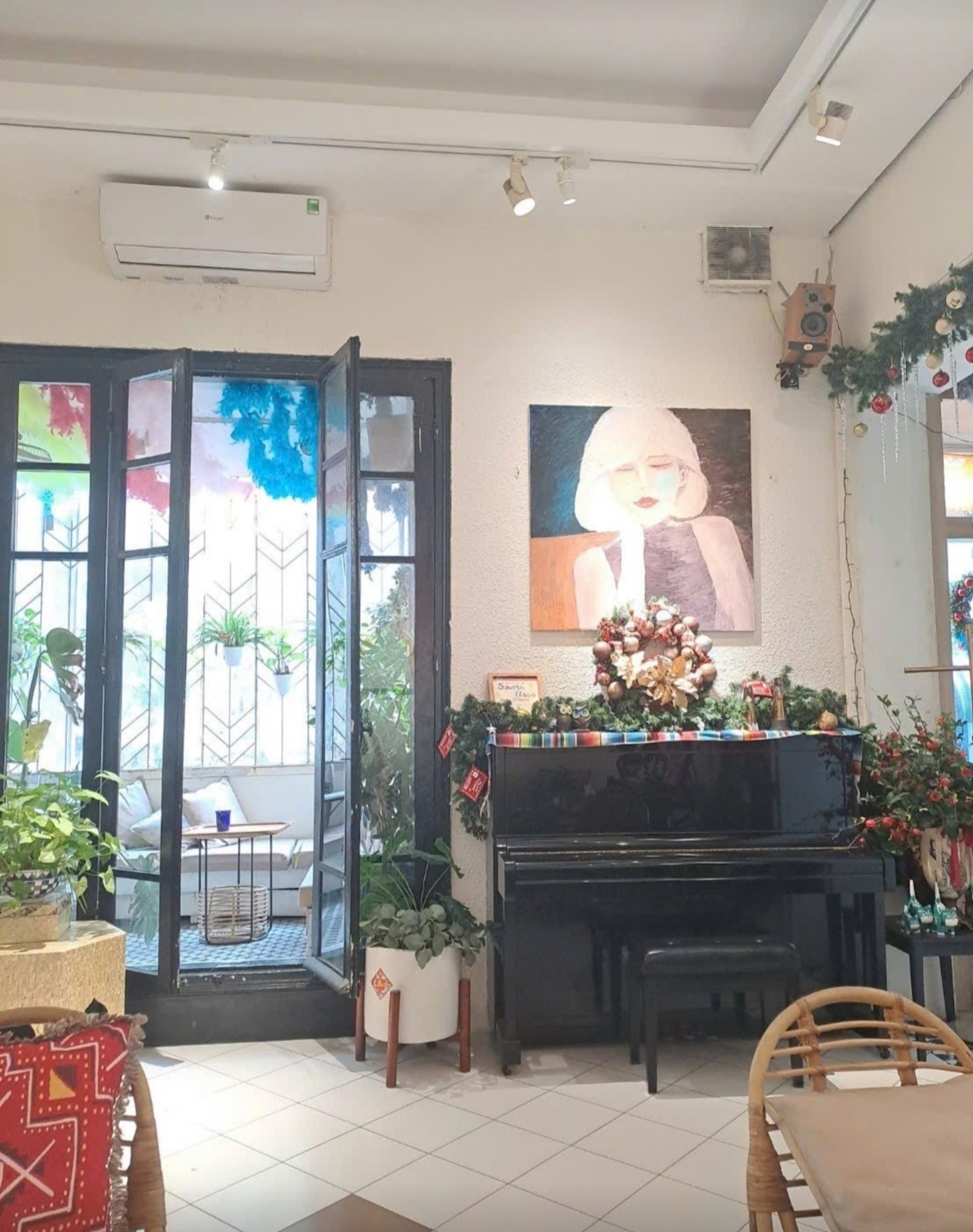 GÓC 2 MẶT THOÁNG – NÚT GIAO VÀNG BÀ TRIỆU – PHỐ HUẾ – HÀNG BÀI