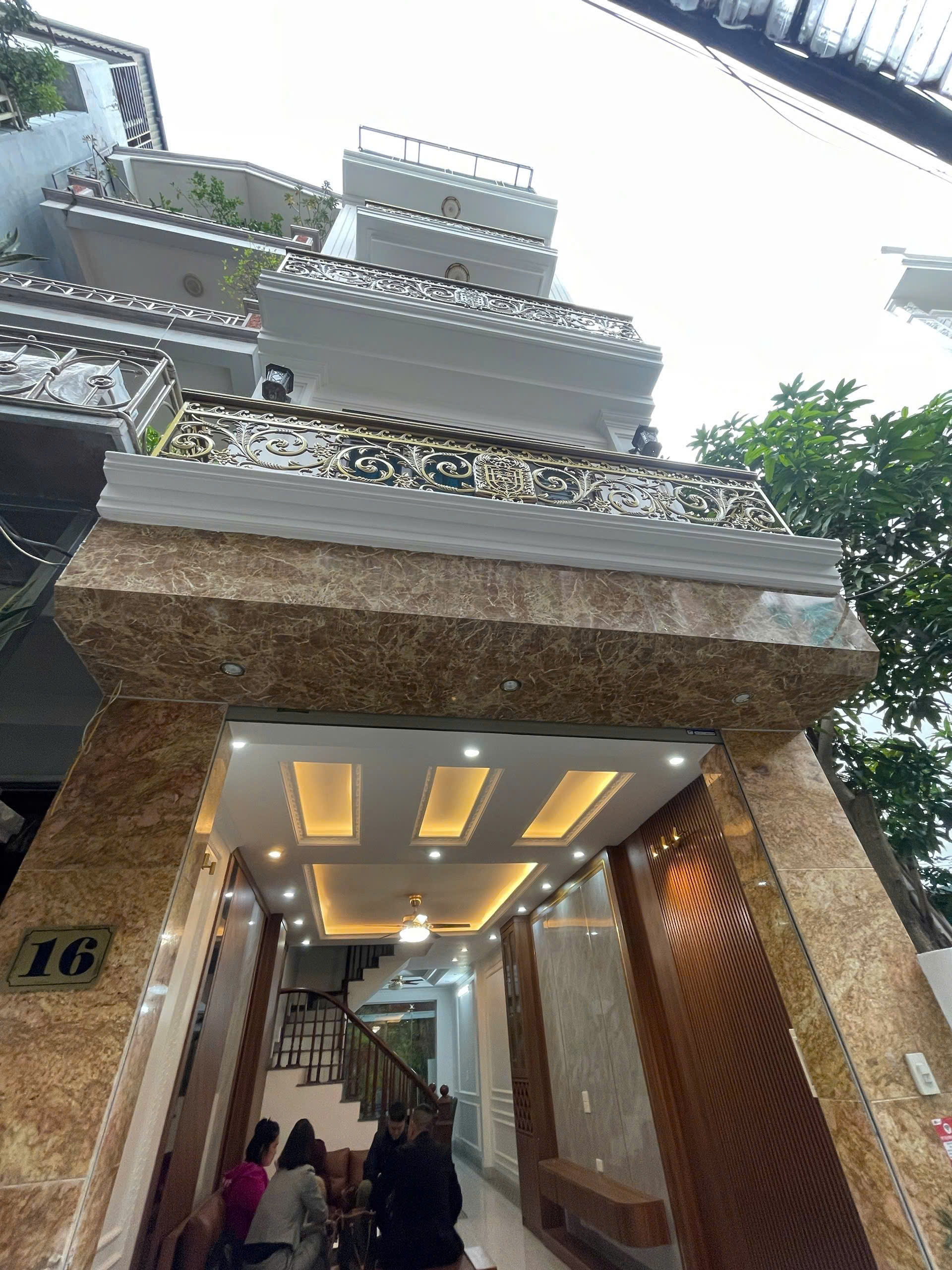 BÁN NHÀ NGÕ 266 Nguyễn Văn Cừ – 50.m² – 5 TẦNG – GIÁ 13.9 TỶ – FULL NỘI THẤT