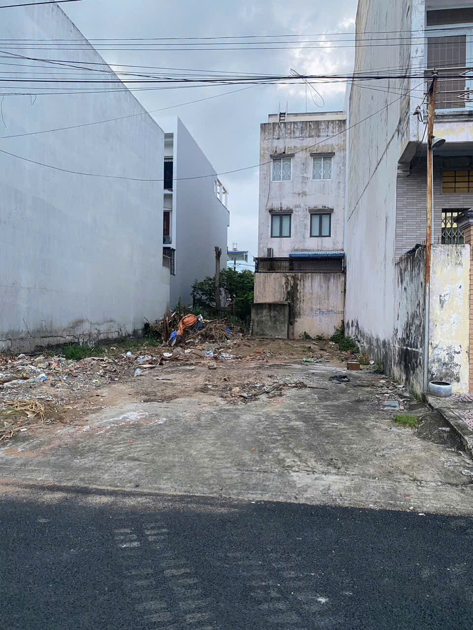 Lô đất mặt tiền hẻmm 71 võ vắn hát DT 92m vị trí đẹp