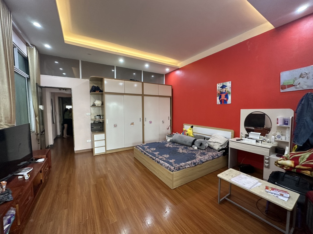 Bán đất tặng nhà Ngọc Thụy- Phân Lô TĐC View Công Viên- Vỉa hè-80m oto tranh 80m 22 tỷ(TL)