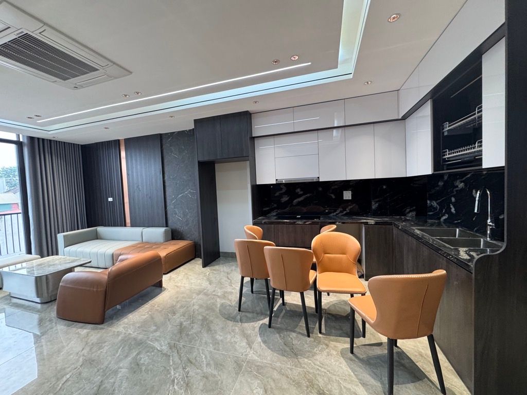 Bán Nhà Sài Đồng 55m2 - 6 Tầng Thang Máy - Gara 2 Ô Tô - Giá 16.x Tỷ