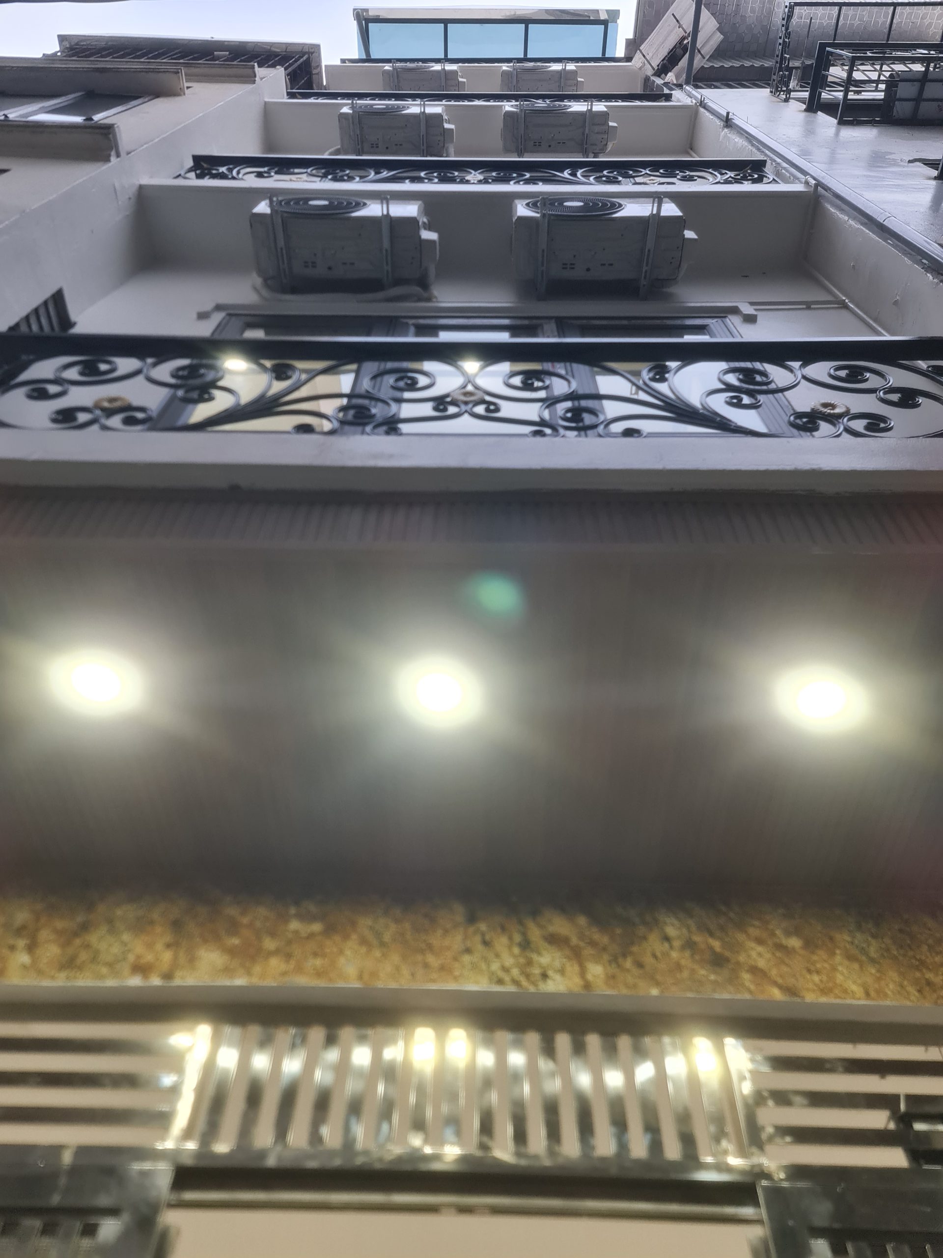 BÁN TOÀ NHÀ DỊCH VỤ PHỐ BẠCH MAI - TRUNG TÂM HAI BÀ TRƯNG - DIỆN TÍCH 70M X 6T - THANG MÁY – DÒNG TIỀN 70TR/THÁNG.