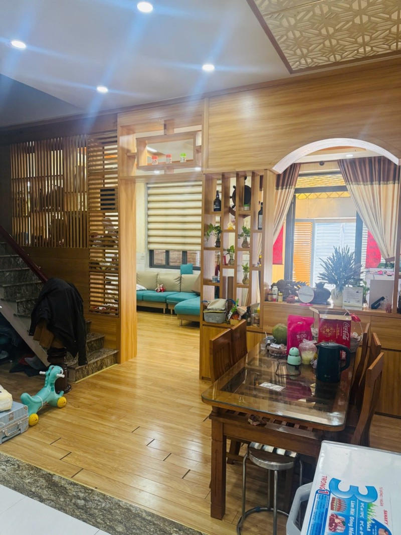 Bán nhà đường Đình Phong Phú, Q9, Thủ Đức, TP HCM. DT - 80m2, 3 tầng. Giá 7.15 tỷ, SHR. 0933125879.