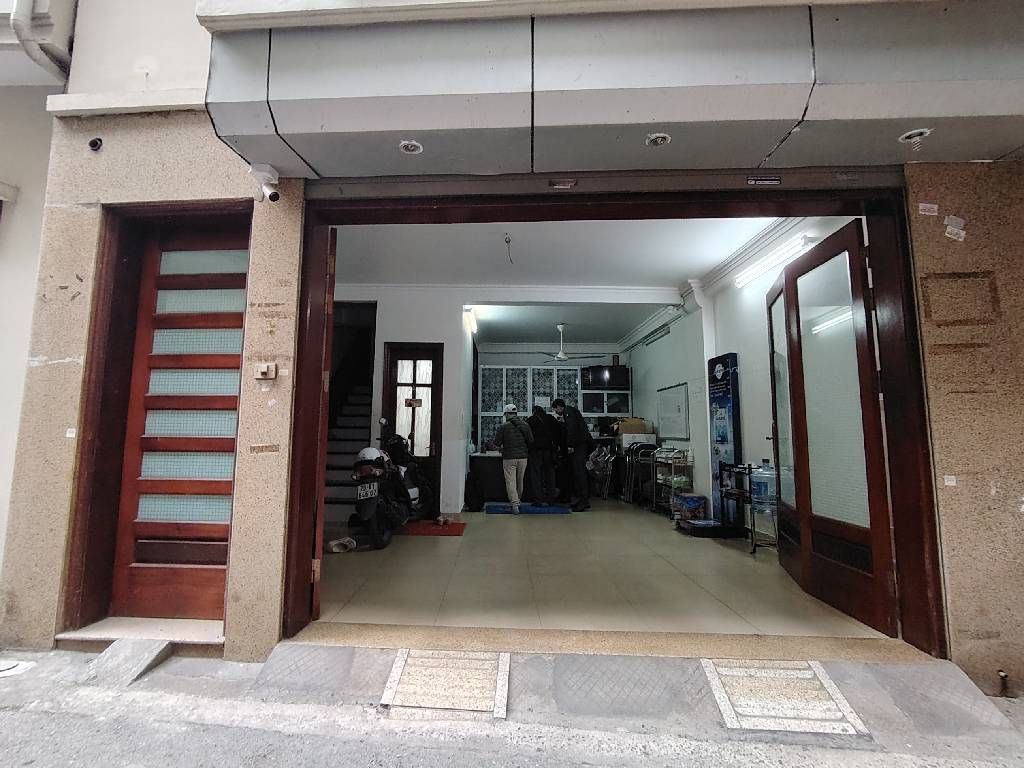Bán nhà ngõ 135 Nguyễn Văn Cừ thông Ngọc lâm, gara oto 46m x 5T, dân xây, giá hơn 14 tỷ còn tl