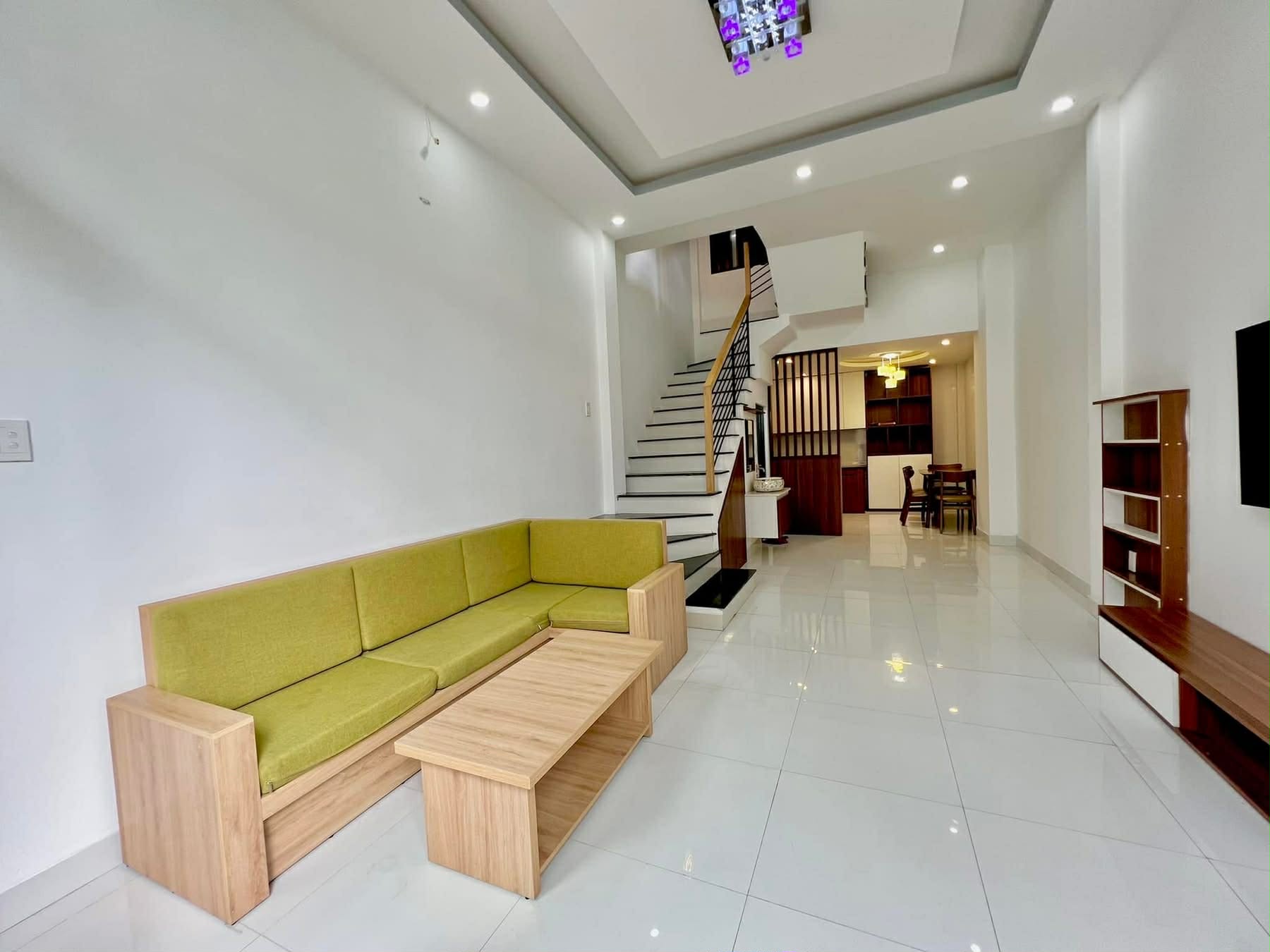 ♣ Nhà kiệt rộng gần Bế Văn Đàn + Hà Huy Tập, 47m2, 2.5 tầng cứng đẹp, 3PN, 3.95 tỷ