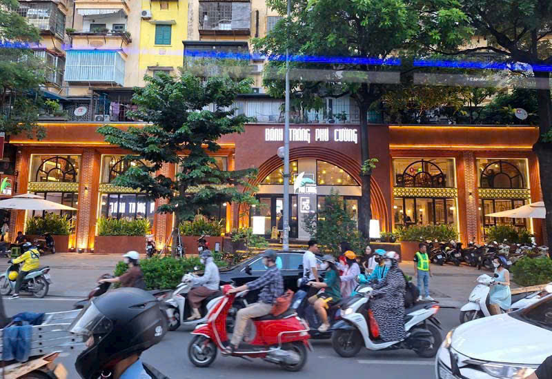 CHO THUÊ NHÀ QUANH HOÀNG CẦU HOÀNG DIỆU ĐỐNG ĐA HÀ NỘI Diện tích: 200m x 2 tầng Mặt tiền : 15m