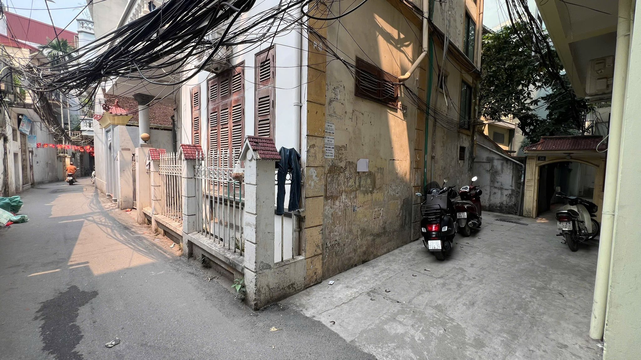 BÁN NHÀ ĐƯỜNG HOÀNG NGÂN. 110M2 - 3 TẦNG.