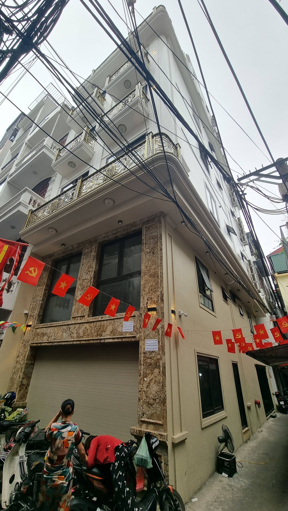 BÁN TÒA NHÀ MẶT PHỐ THÁI THỊNH 1. ĐỐNG ĐA. 8 TẦNG. LÔ GÓC. THANG MÁY.