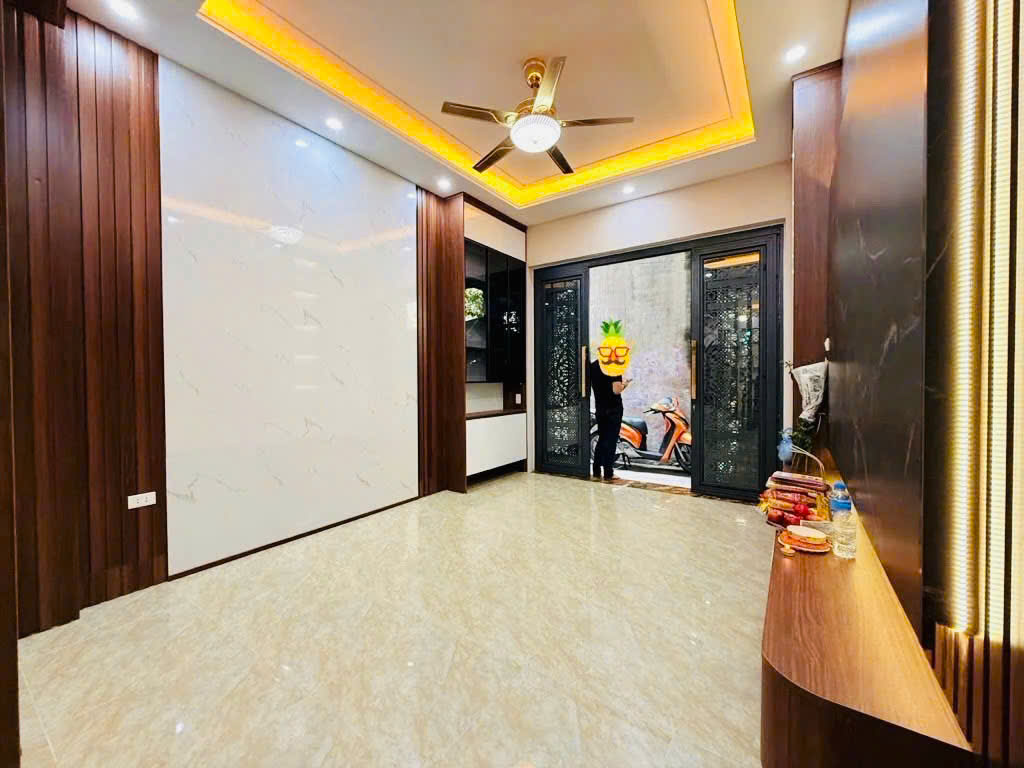 BÁN NHÀ 5 TẦNG MẶT TIỀN RỘNG, LÔ GÓC KHU VIP THANH XUÂN Ô TÔ VÀO NHÀ.