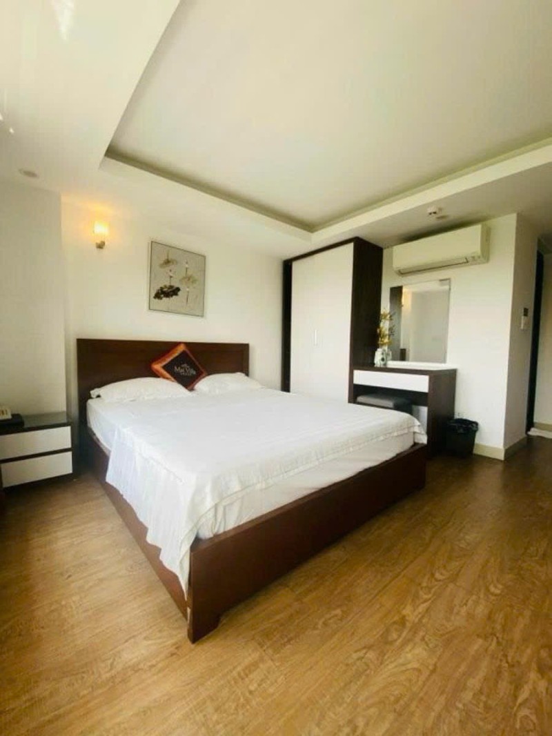 BÁN NHÀ Q.TÂY HỒ -VỊ TRÍ ĐẸP - TÒA KHÁCH SẠN 6 TẦNG - MẶT TIỀN LỚN - HẦM ĐỖ XE - DÒNG TIỀN KHỦNG -