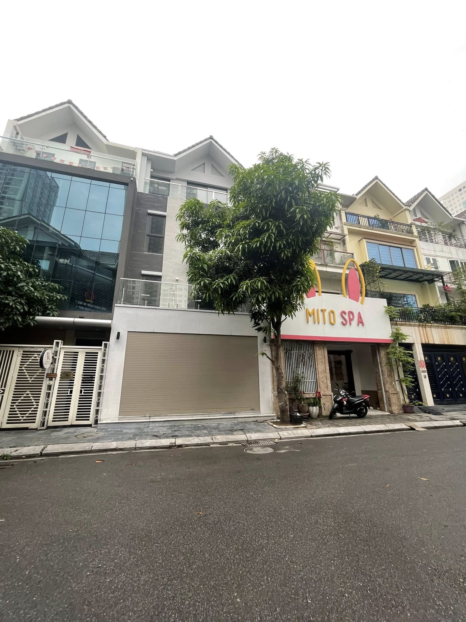 BÁN NHÀ LIỀN KỀ KHU A10 NAM TRUNG YÊN. CẦU GIẤY.