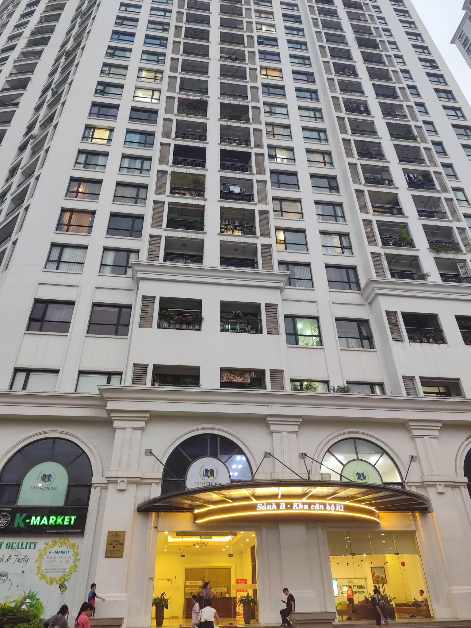 BÁN CĂN CHUNG CƯ ROYAL CITY 129m2 - 2PN - 2WC