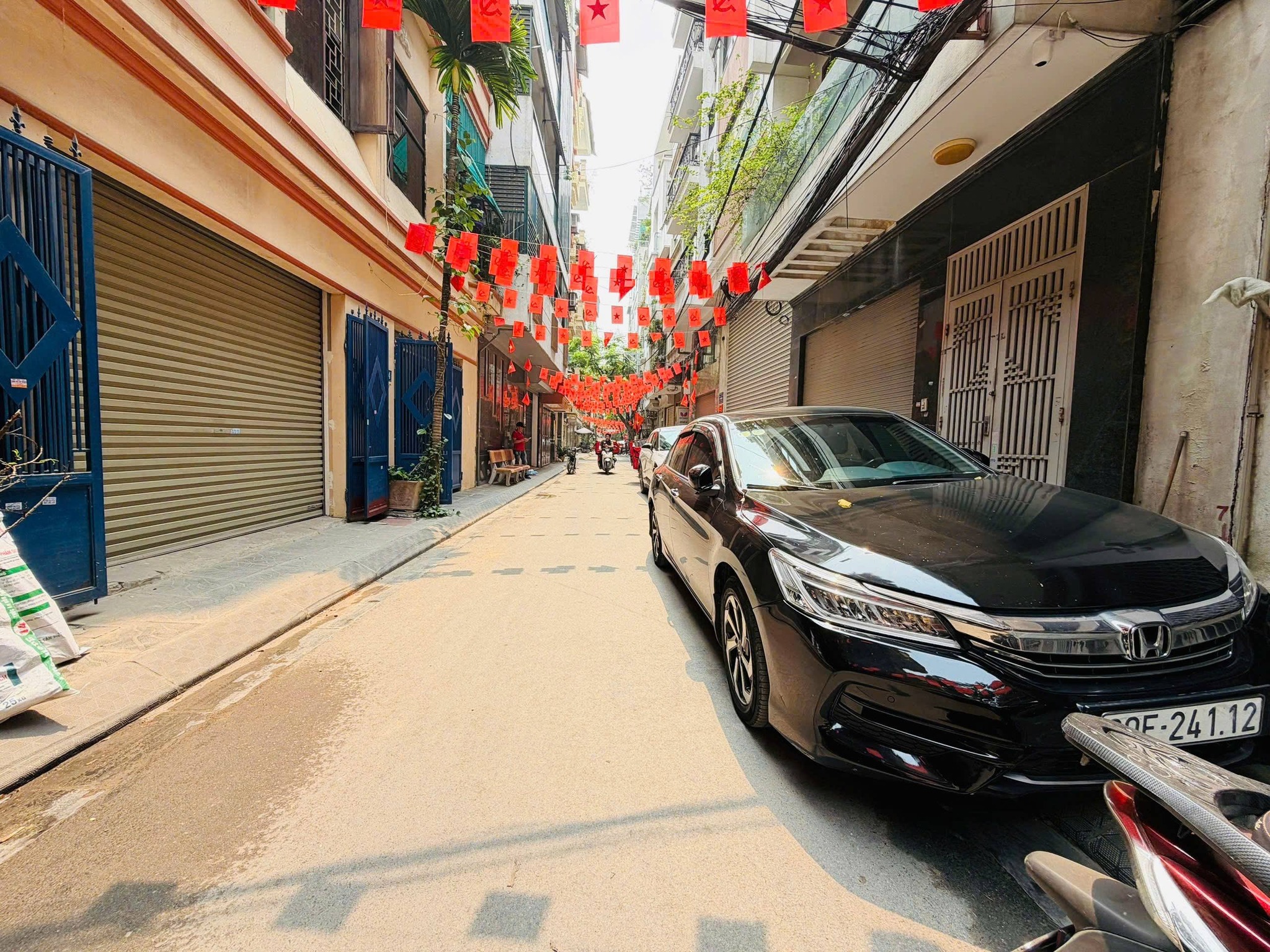 BÁN TÒA NHÀ ĐƯỜNG TÔ VĨNH DIỆN. 90M2 - 7 TẦNG. THANG MÁY. GARA Ô TÔ.