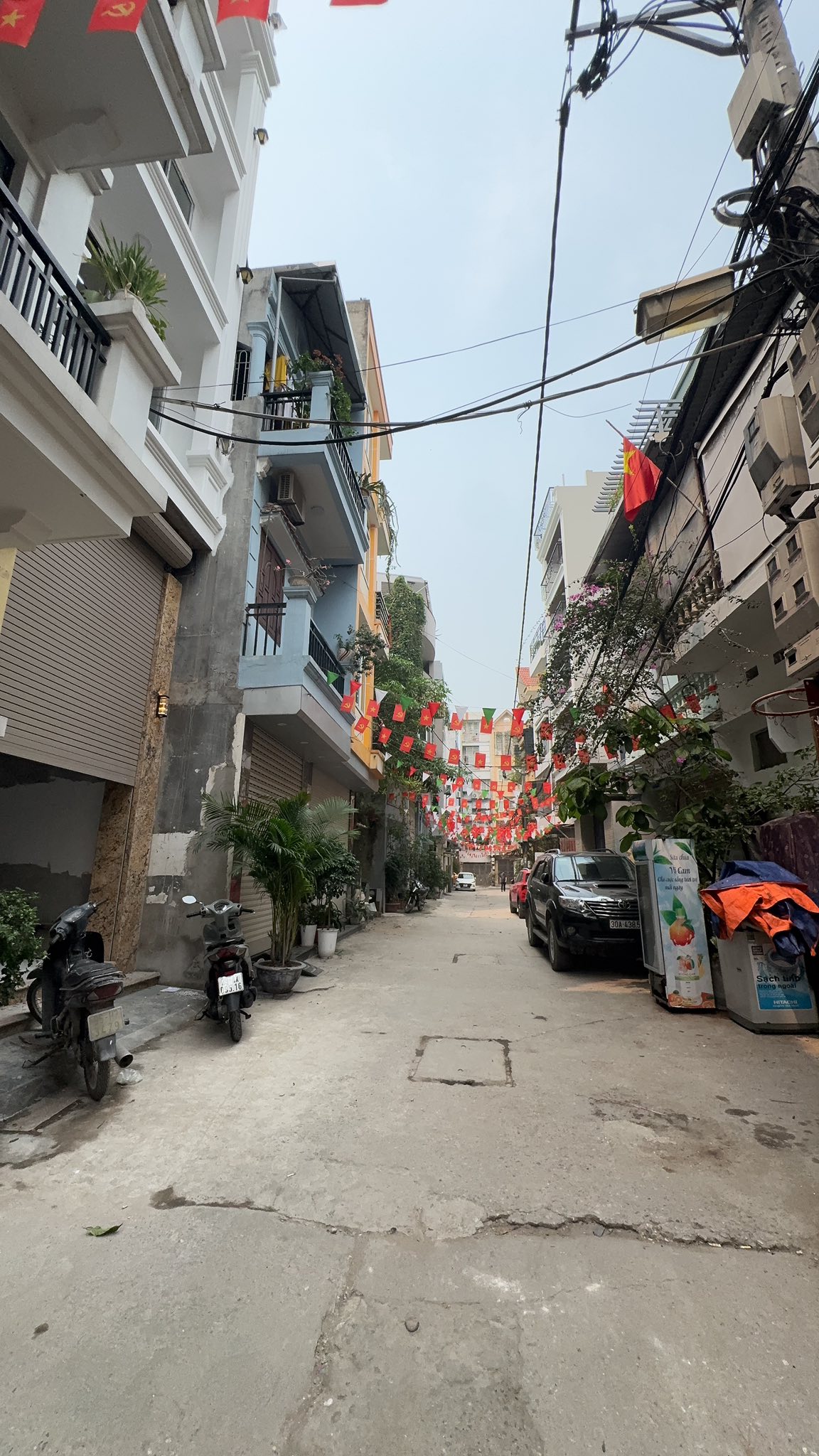 BÁN NHÀ ĐƯỜNG GIẢI PHÓNG. 7 TẦNG. THANG MÁY. GARA Ô TÔ.