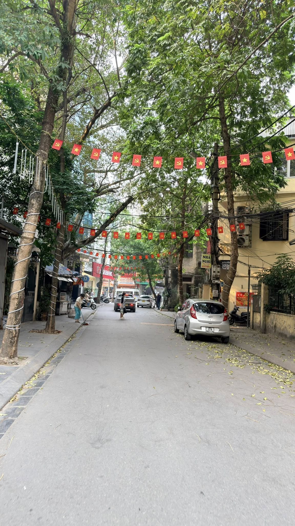 BÁN TÒA NHÀ CHDV ĐƯỜNG VƯƠNG THỪA VŨ. 85M2 - 8 TẦNG. THANG MÁY. 16 CĂN HỘ.