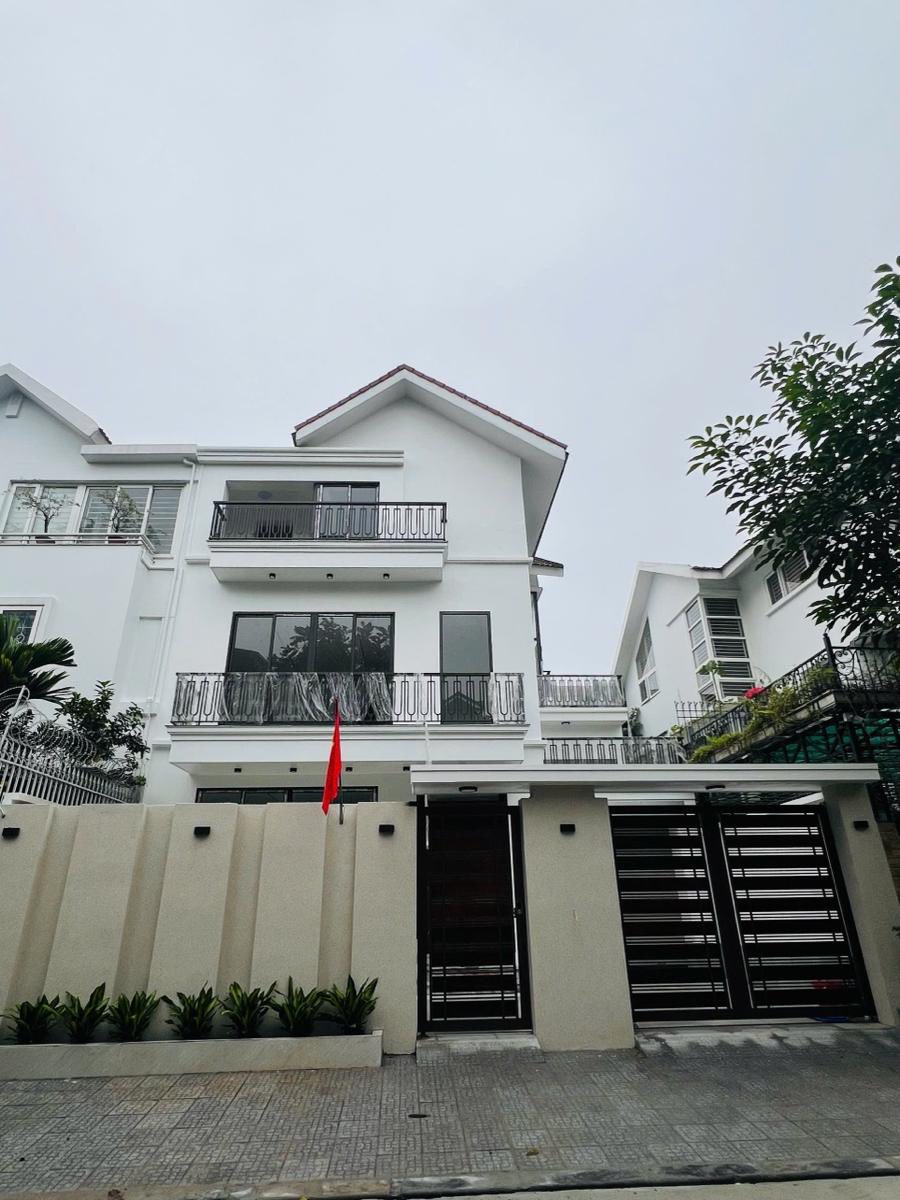 BÁN BIỆT THỰ KĐT VĂN PHÚ. 200M2 - 4 TẦNG. MT 10M.
