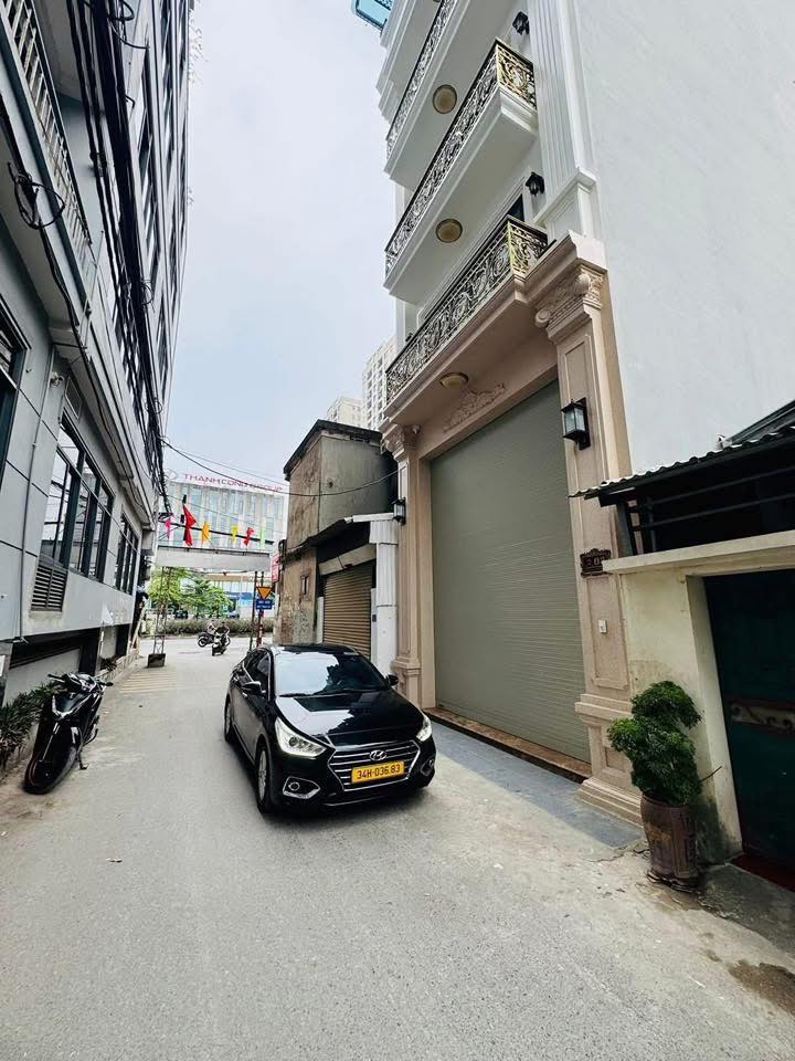 BÁN NHÀ ĐƯỜNG TAM TRINH. 7 TẦNG. THANG MÁY. GARA Ô TÔ.