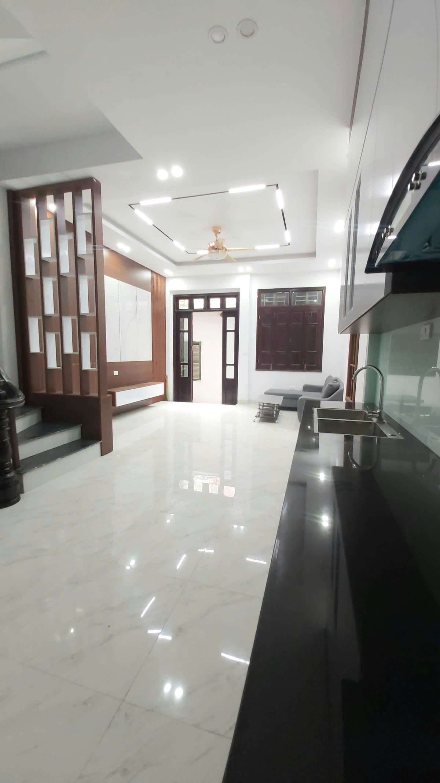 SIÊU PHẨM 36M2 4 NGỦ CẠNH BỂ BƠI KIẾN HƯNG - TỔ ẤM AN LÀNH CỦA GIA ĐÌNH