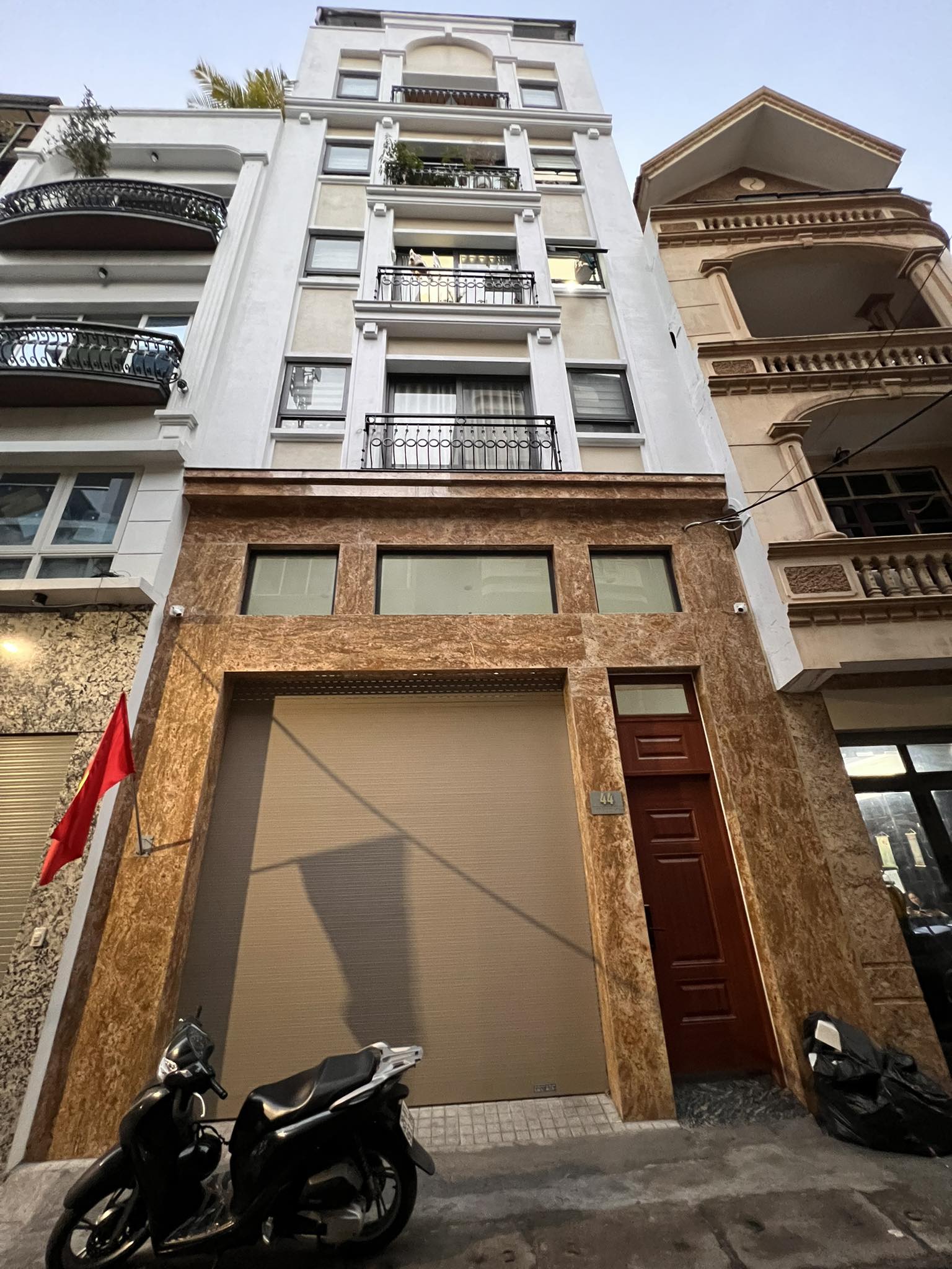 Phố Thanh Nhàn 140m² | 9 tầng thang máy | Mặt tiền 6m Giá: 66 Tỷ