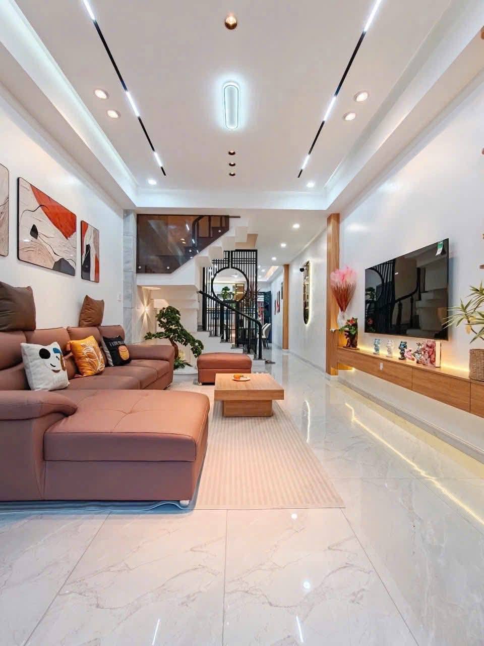 Bán nhà phố Ngọc Hà, Ba Đình, dân xây, gần phố, khu dân trí cao, 36m, 5 tầng, 9.8 tỷ.