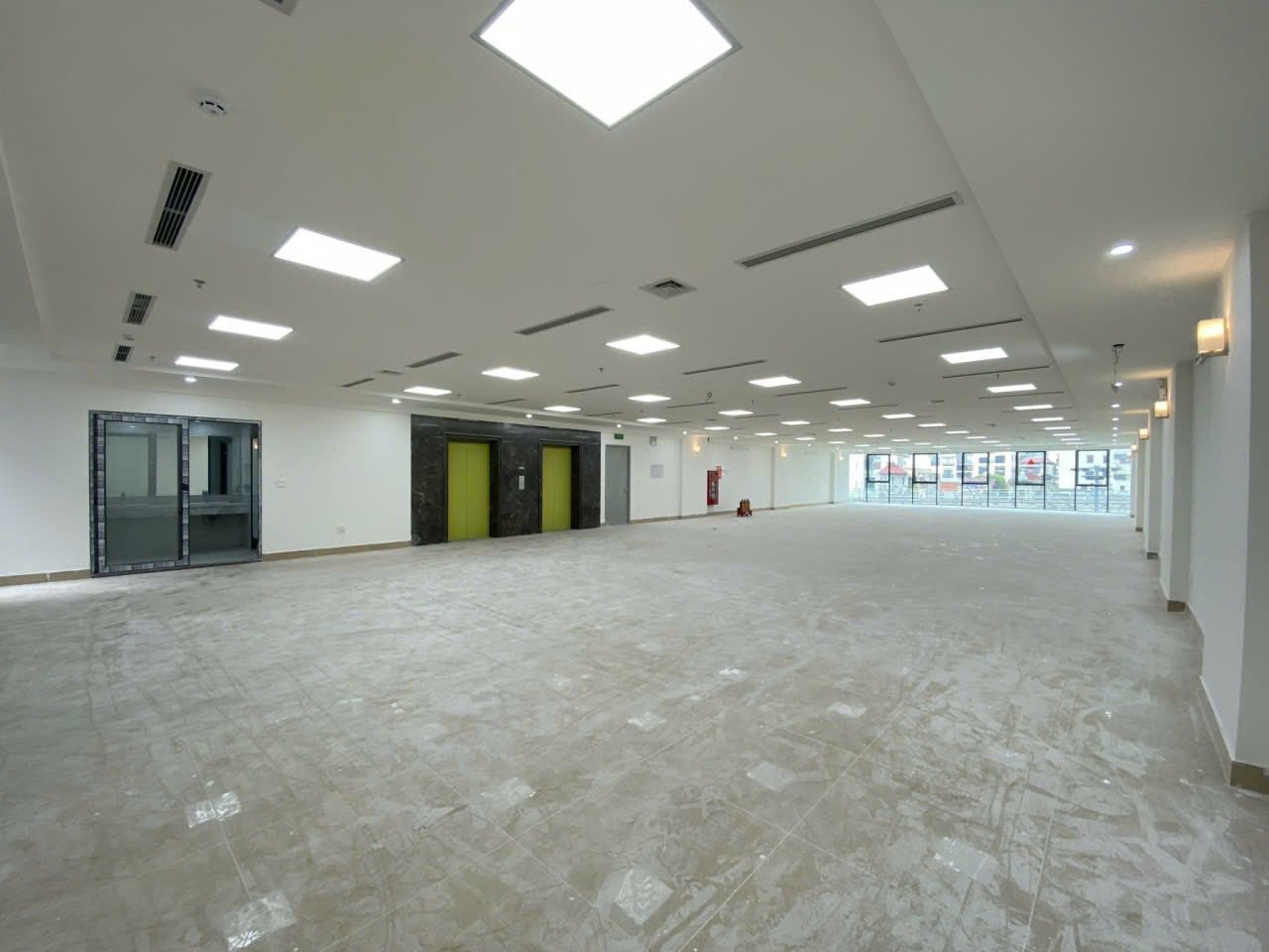MÁY IN TIỀN, TÒA NHÀ VP CẦU GIẤY HÀ NỘI 400M2, MT 12M, DÒNG TIỀN 700TR/THÁNG - 400 TỶ