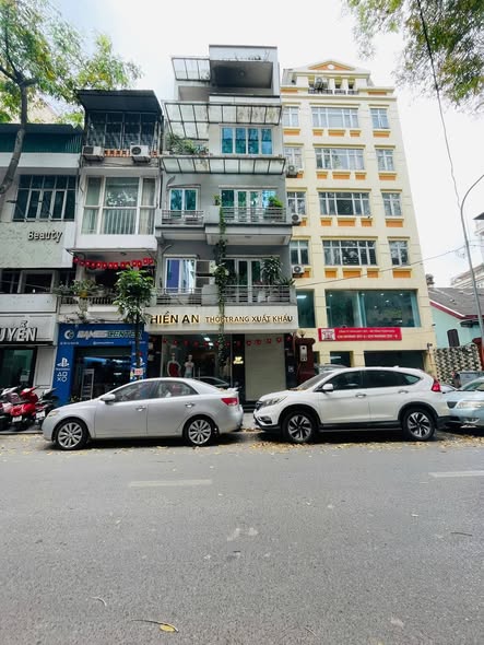 Mặt phố Lý Nam Đế Mặt Tiền 10M Lô Góc 3 Thoáng 4 Tầng 65 Tỷ SDCC Vị trí rất đẹp