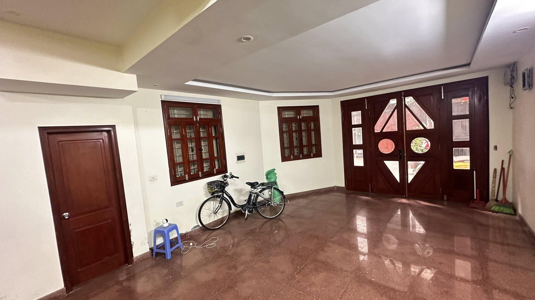 Phố Triệu Việt Vương 5 Tầng Lô Góc 2 Thoáng 46 Tỷ - Ô TÔ – Kinh Doanh Nhà đẹp