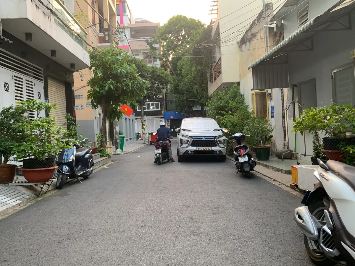 Nhà phố Kỳ Đồng Quận 3, hẻm xe hơi 4 tầng, góc thoáng, vào ở liền, giá dưới 13 tỷ.