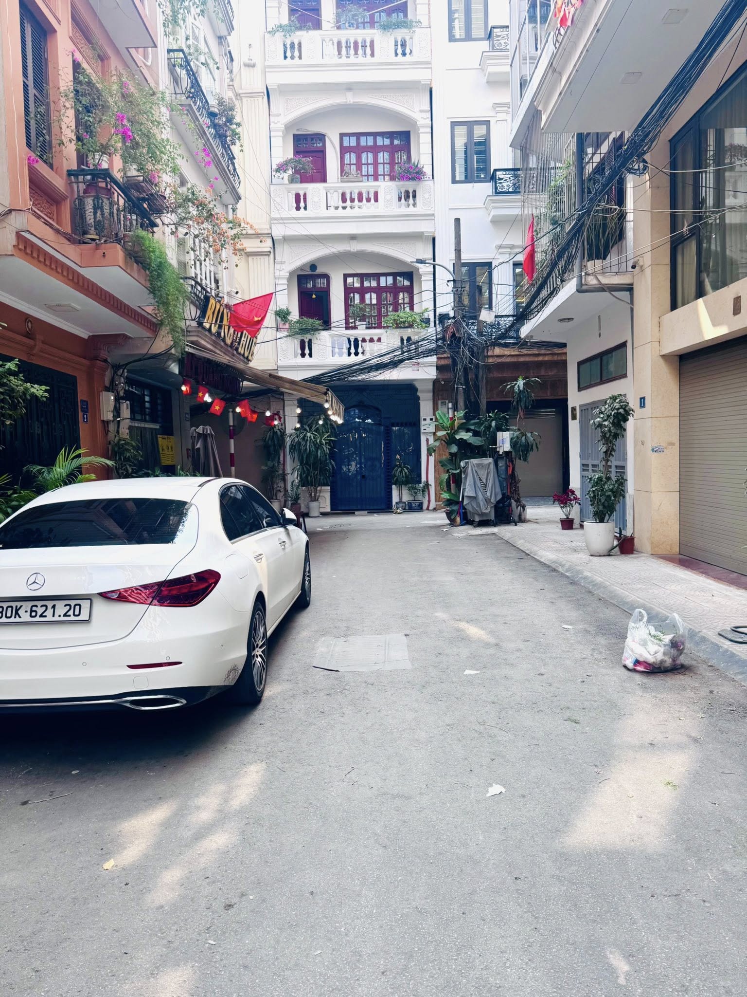BÁN TÒA NHÀ CHDV PHỐ 8/3 HAI BÀ TRƯNG. 100M2 - 6 TẦNG. THANG MÁY.