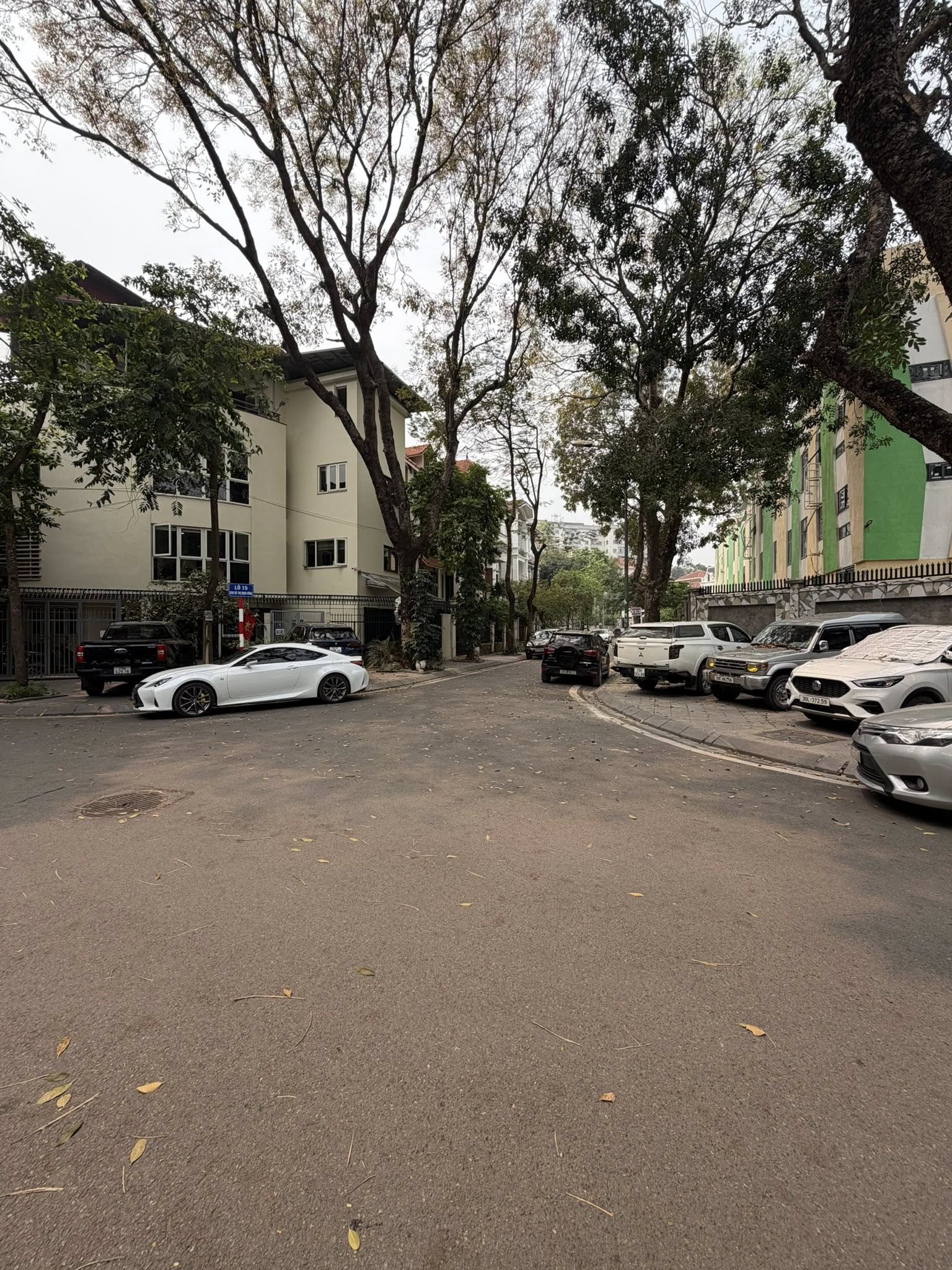 BÁN NHÀ MẶT ĐƯỜNG NGUYỄN XIỂN. 8 TẦNG. THANG MÁY. THÔNG SÀN.