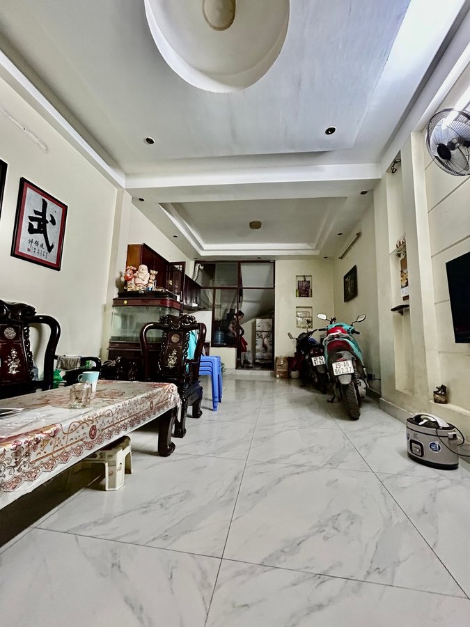 NHÀ ĐẸP LÕI BỒ ĐỀ Ô TÔ VÀO NGÕ THÔNG HỒNG TIẾN