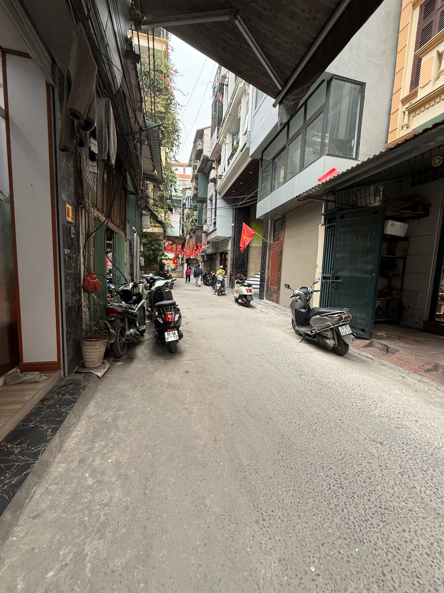 ĐẶNG TIẾN ĐÔNG- ĐỐNG ĐA - NGÕ TO Ô TÔ ĐỖ CỬA - KINH DOANH - DÂN XÂY - KHUNG CỘT - GIÁ 16.2 TỶ ,,