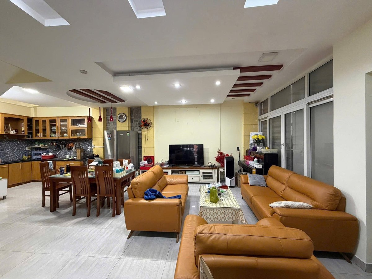 Nhà trung tâm Quận 3, xe hơi vào nhà, góc 2 mặt thoáng, 4 tầng, ngang 4,8m, Sổ riêng.
