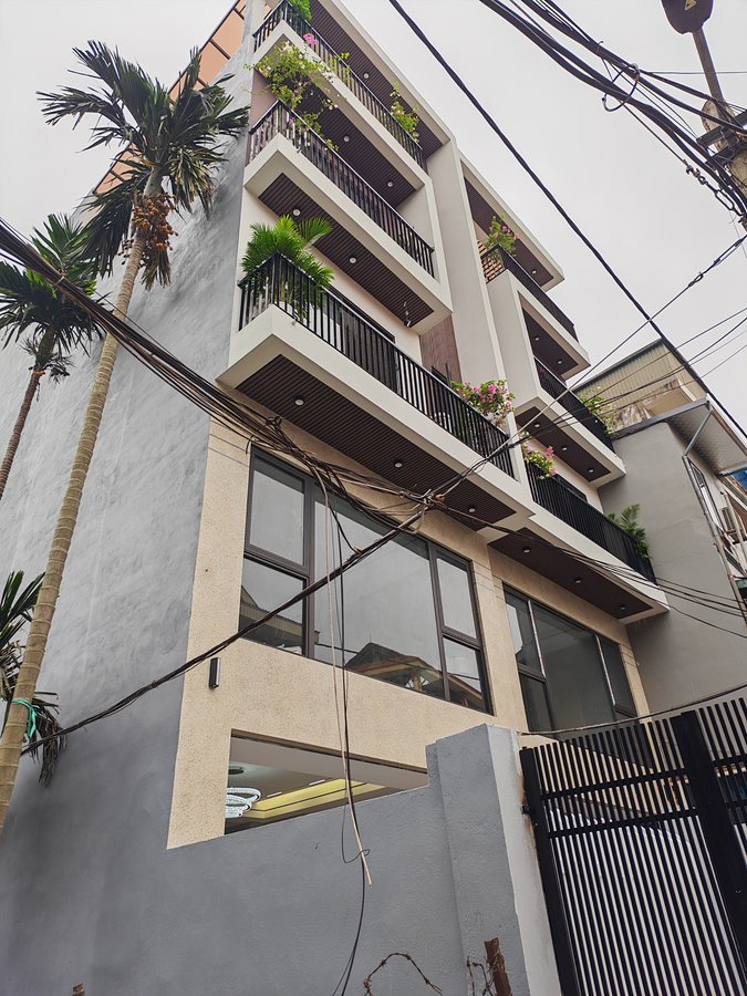 NGỌC THUỴ BỒ ĐỀ THANG MÁY Ô TÔ VÀO NHÀ MẶT TIỀN RỘNG