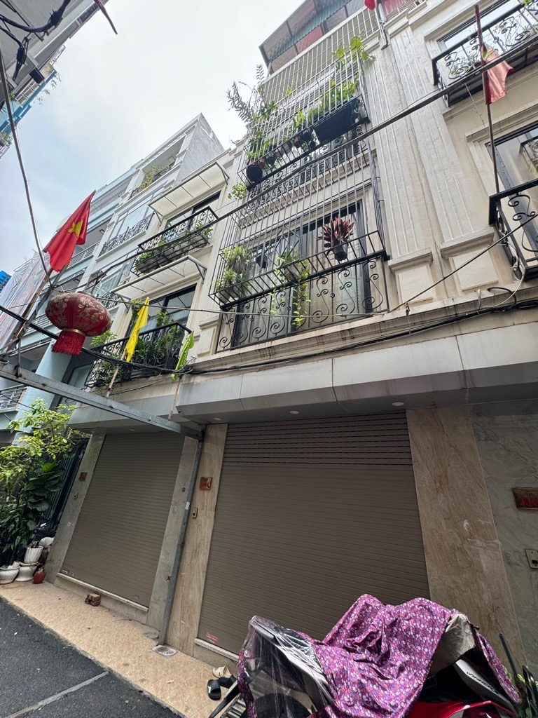 bán nhà ngõ 424 ngọc thuỵ 42m x 4T, oto vào nhà chỉ hơn 7t còn tl