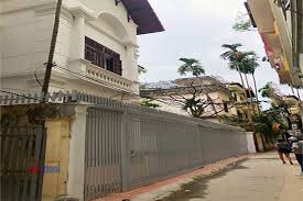Bán nhà Lạc Long Quân Tây Hồ 164m2, mặt tiền 14m ôtô vào lh 0935628686