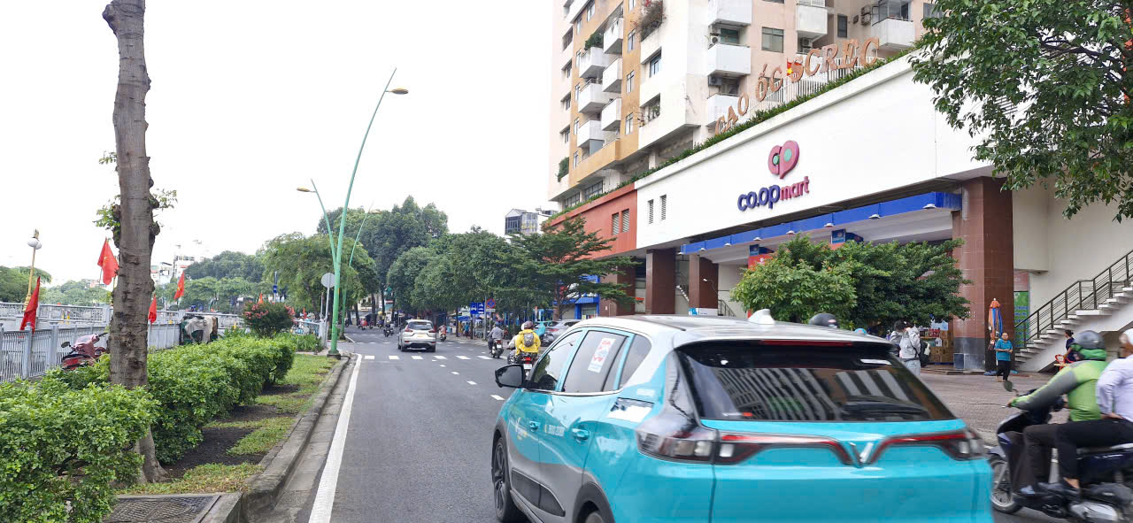 Nhà Lê Văn Sỹ Quận 3, ô tô vào nhà, 4 tầng, 4 không gian, ở ngay, tài chính dưới 13 tỷ.